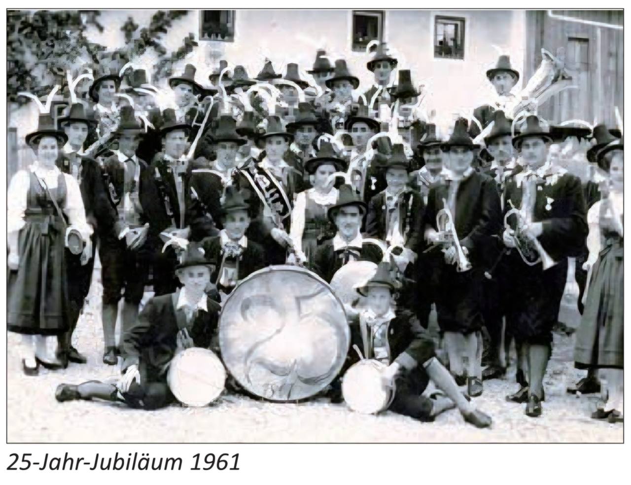 Die Musikkapelle Leisach beim 25-Jahr-Jubiläum 1961